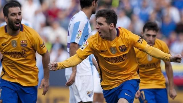 Barcelona berhasil melumat tuan rumah Malaga dalam lanjutan La Liga Spanyol, Sabtu (23/1/2016) WIB. Dua gol Barcelona yang dicetak El Haddadi dan Messi membuat Barca berhasil mengkudeta posisi Atletico Madrid.