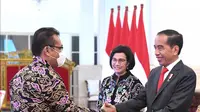 Kepala Lembaga Administrasi Negara (LAN) Dr. Adi Suryanto, M.Si menerima Daftar Isian Pelaksanaan Anggaran (DIPA) Tahun 2023 dari Presiden Jokowi.