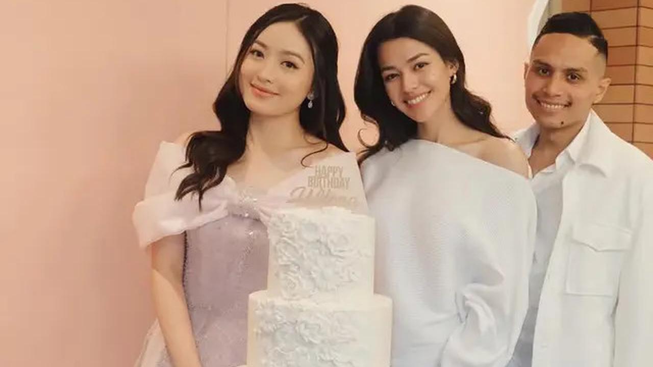 6 Potret Felicya Angelista dan Susan Sameh Kompak Kenakan Baju Putih saat Ulang Tahun Natasha Wilona ke-26