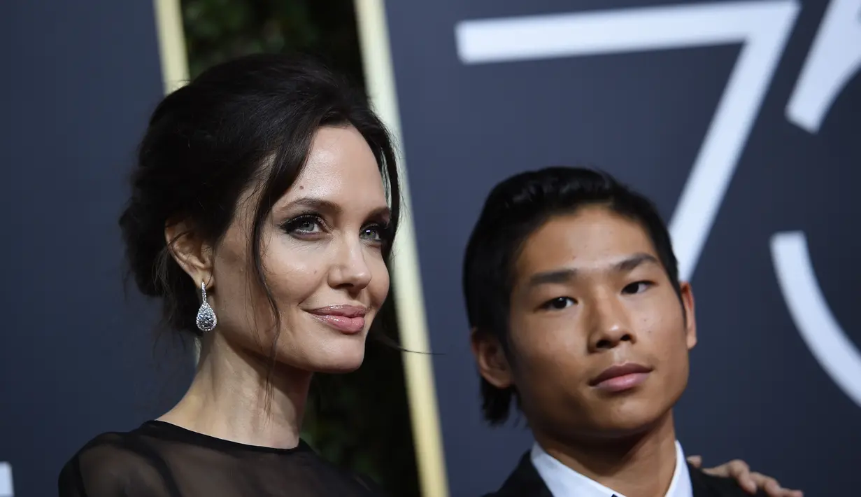 Bulan lalu Angelina menuduh Brad tak membayar uang untuk mengurus anak-anak mereka. (Valerie Macon - AFP)