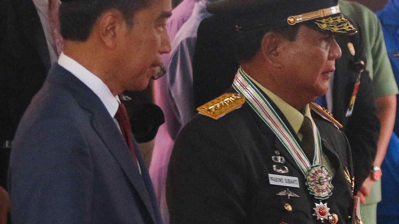 <b>Diberi Pangkat Jenderal Kehormatan TNI, Prabowo: Kayaknya Berat Ya</b>