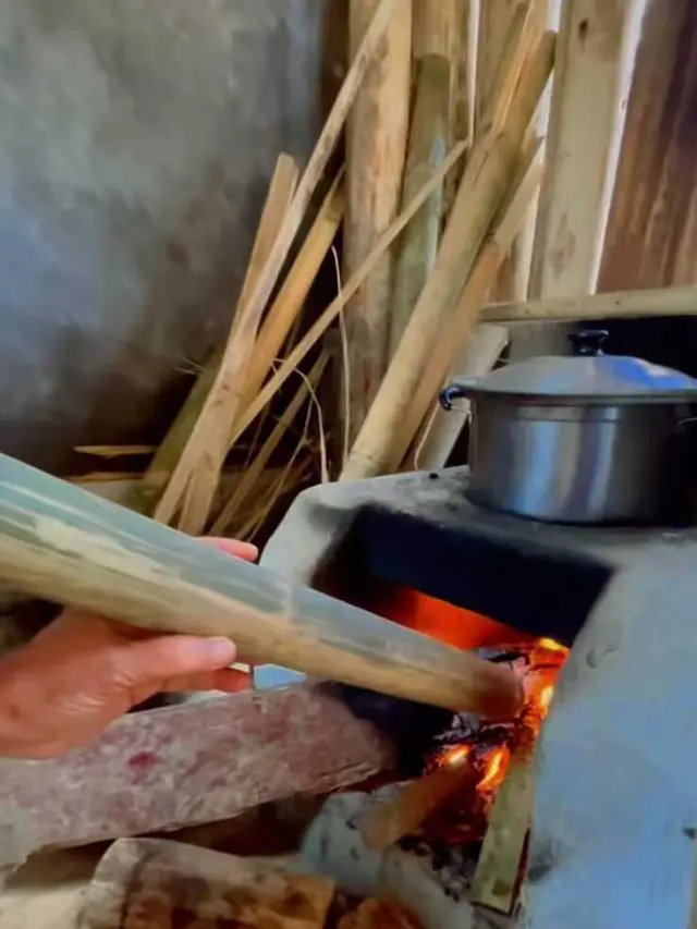 Potret Dapur Boby Tince di Kampung