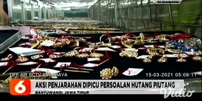 VIDEO: 4 Penjarah Toko Emas di Banyuwangi Serahkan Diri ke Polisi