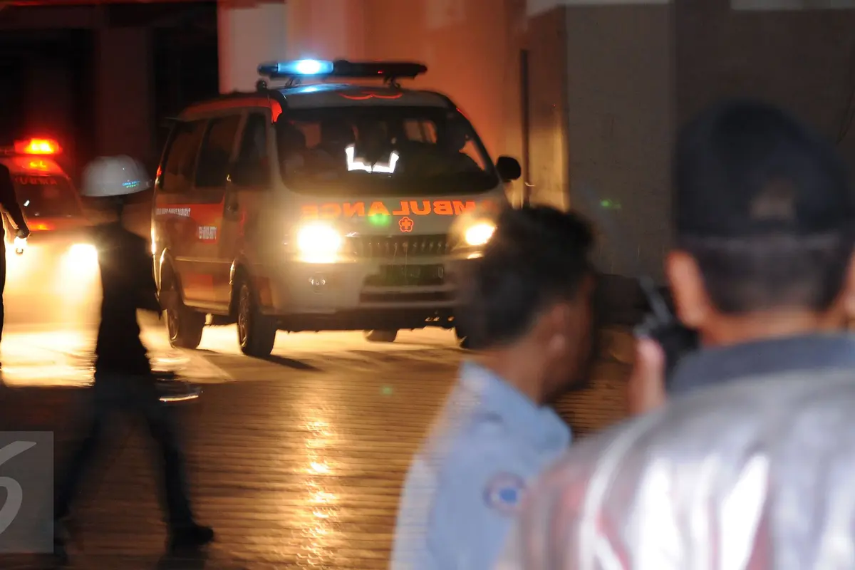20160807- Bangunan Swiss Bel Hotel Terbakar-Jakarta- Helmi Fithriansyah