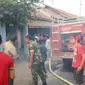 Di Pemalang, seorang pria pengidap gangguan jiwa tewas terbakar dalam kondisi terpasung bersama dengan terbakarnya rumah. (Foto: Liputan6.com/Polres Pemalang/Muhamad Ridlo)