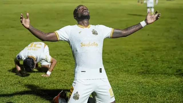 Striker Bhayangkara FC, Bernard Henry Doumbia