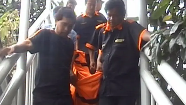 Terpeleset di Halte Bus Transjakarta, Seorang Pria Tewas