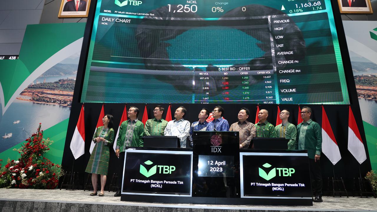 Pencatatan perdana saham PT Trimegah Bangun Persada Tbk (NCKL), Rabu (12/4/2023). (Foto: BEI)
