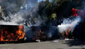 Albania Diguncang Demo Antipemerintah