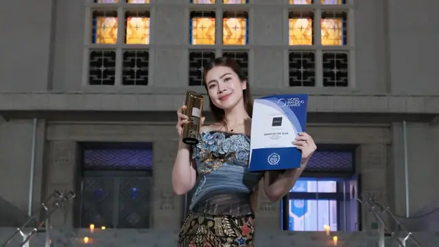 Raih Penghargaan Brand of The Year, Felicya Angelista Bangga Tampil dengan Gaun Batik di Jepang