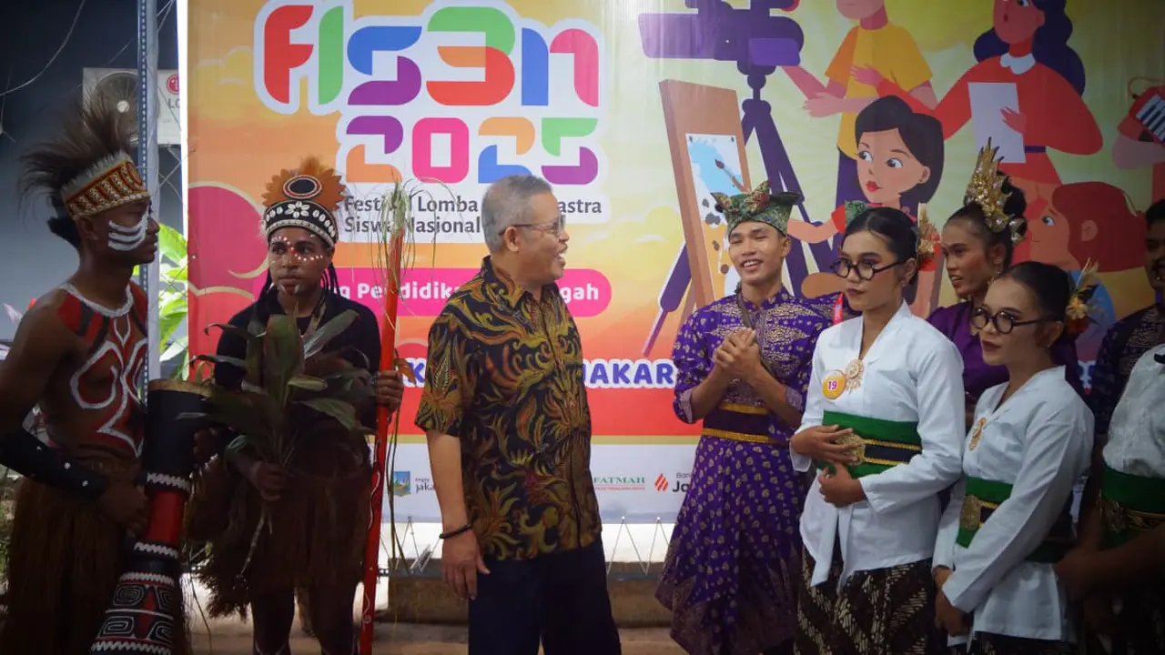 Festival Lomba Seni dan Sastra Siswa Nasional (FLS3N) 2025 berlangsung dari 17 hingga 23 November 2025 di Institut Kesenian Jakarta (IKJ).