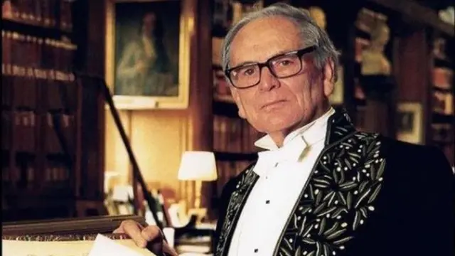 Desainer dan Bapak Fashion Branding Pierre Cardin Meninggal di Usia 98 Tahun