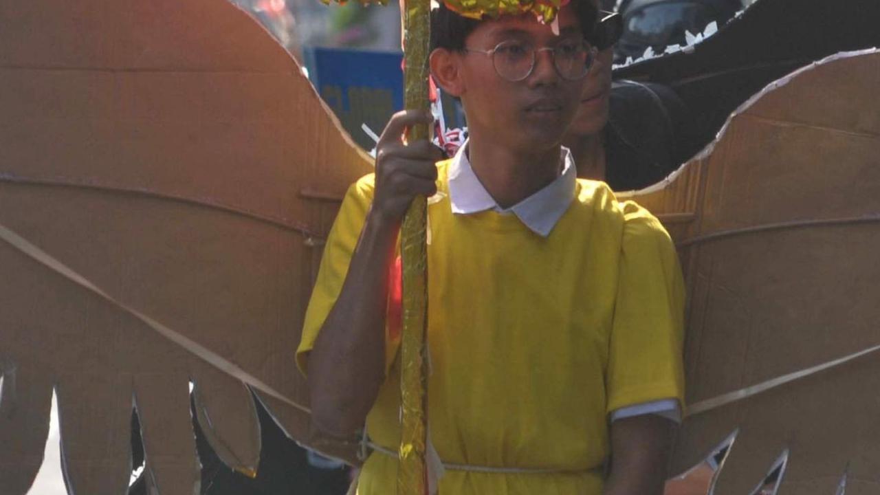 Dalam pawai ini, para pelajar tampil dengan berbagai busana, mulai dari baju adat dan tradisional hingga kostum bak pejuang.&nbsp;Foto: Merdeka.com/Imam Buhori