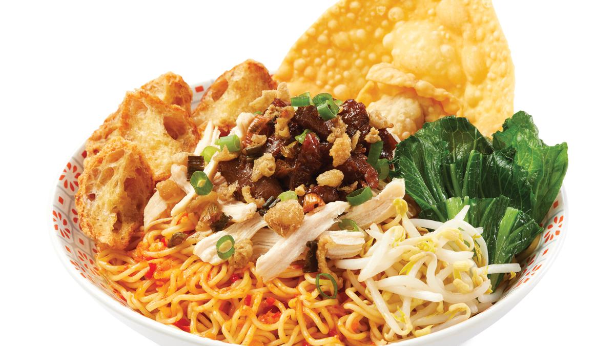 12 Rekomendasi Tempat Makan Mie Yamin di Bandung, Rasanya Enak dan Autentik