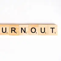 Pekerjaan yang banyak dan repetitif seringkali membuat lelah fisik dan mental, berikut cara mengatasinya/copyright pexes/Anna Tarazevich