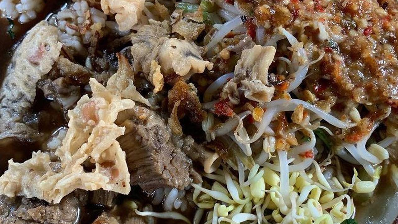Cita Rasa Unik Pecel Rawon, Diklaim Kuliner Khas Dua Daerah di Jawa Timur