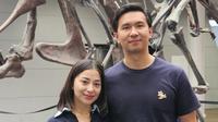 Begini nih cara seru Nikita Willy dan Indra Priawan stimulasi Baby Issa sejak dini.Ajak jalan ke museum, olahraga bareng, dan aktivitas yang bikin rasa ingin tahunya makin tumbuh (Foto: Aditya Eka Prawira/Liputan6.com)