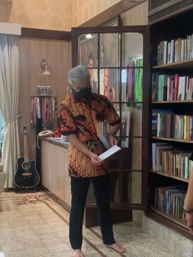 Gubernur Jawa tengah Ganjar Pranowo memiliki hobi membaca dan mengoleksi buku sejarah/Istimewa.