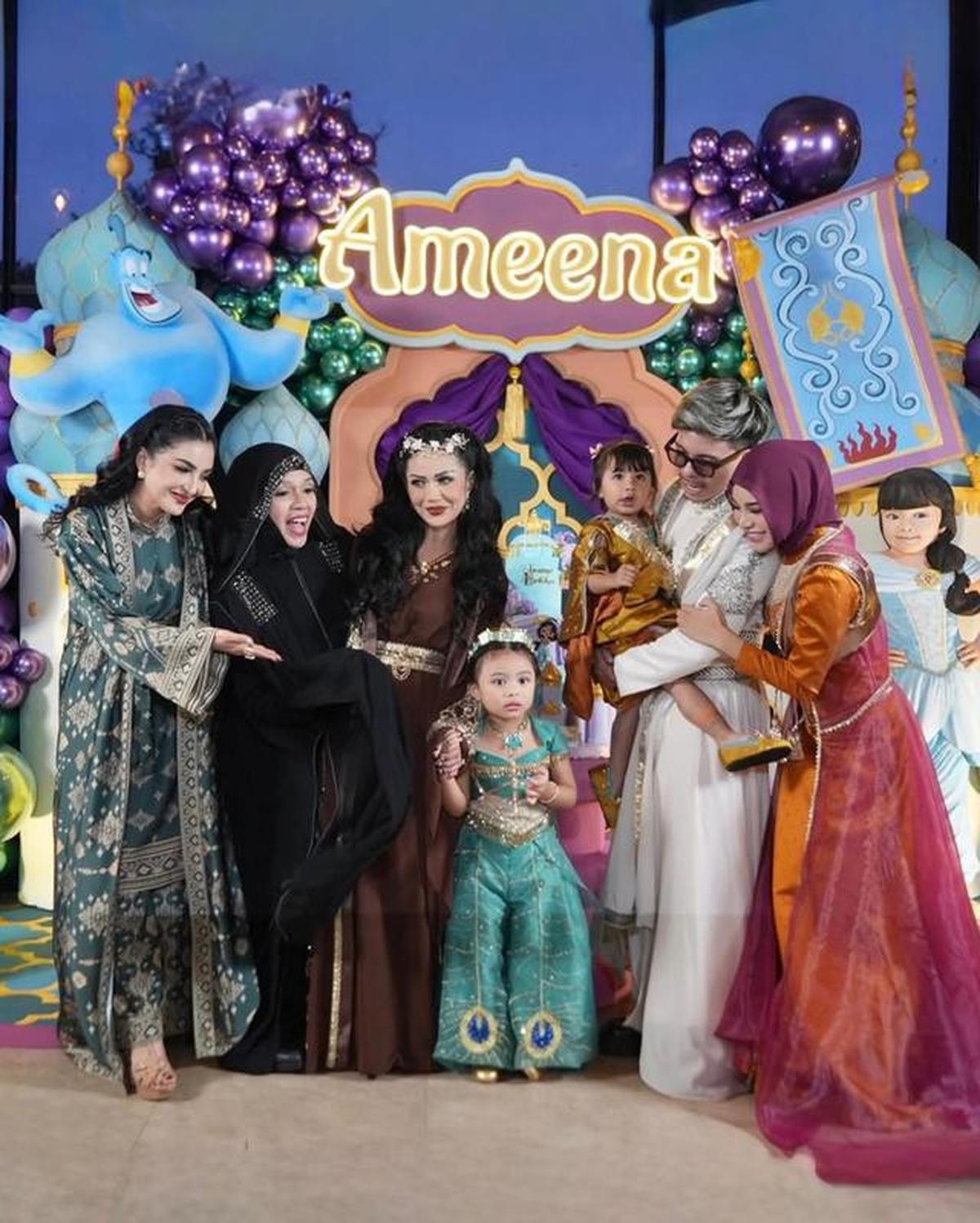 6 Potret Keluarga Besar Ameena di Perayaan Ultah ke-4, Krisdayanti hingga Ashanty