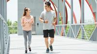Ilustrasi pasangan jalan dan lari pagi. (Foto: Freepik/pressfoto)