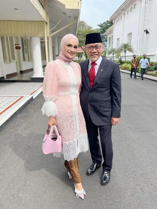 Futri Zulya Savitri  mengikuti jejak sang ayah, Zulkifli Hasan terjun di dunia politik. (FOTO: instagram.com/putri_zulhas/)