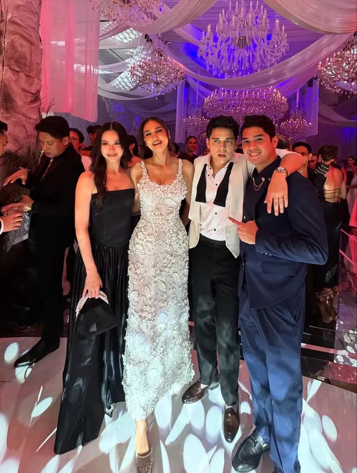 Foto Alyssa Daguise dan Al Ghazali di Resepsi Luna Maya, Bantah Kabar Hamil