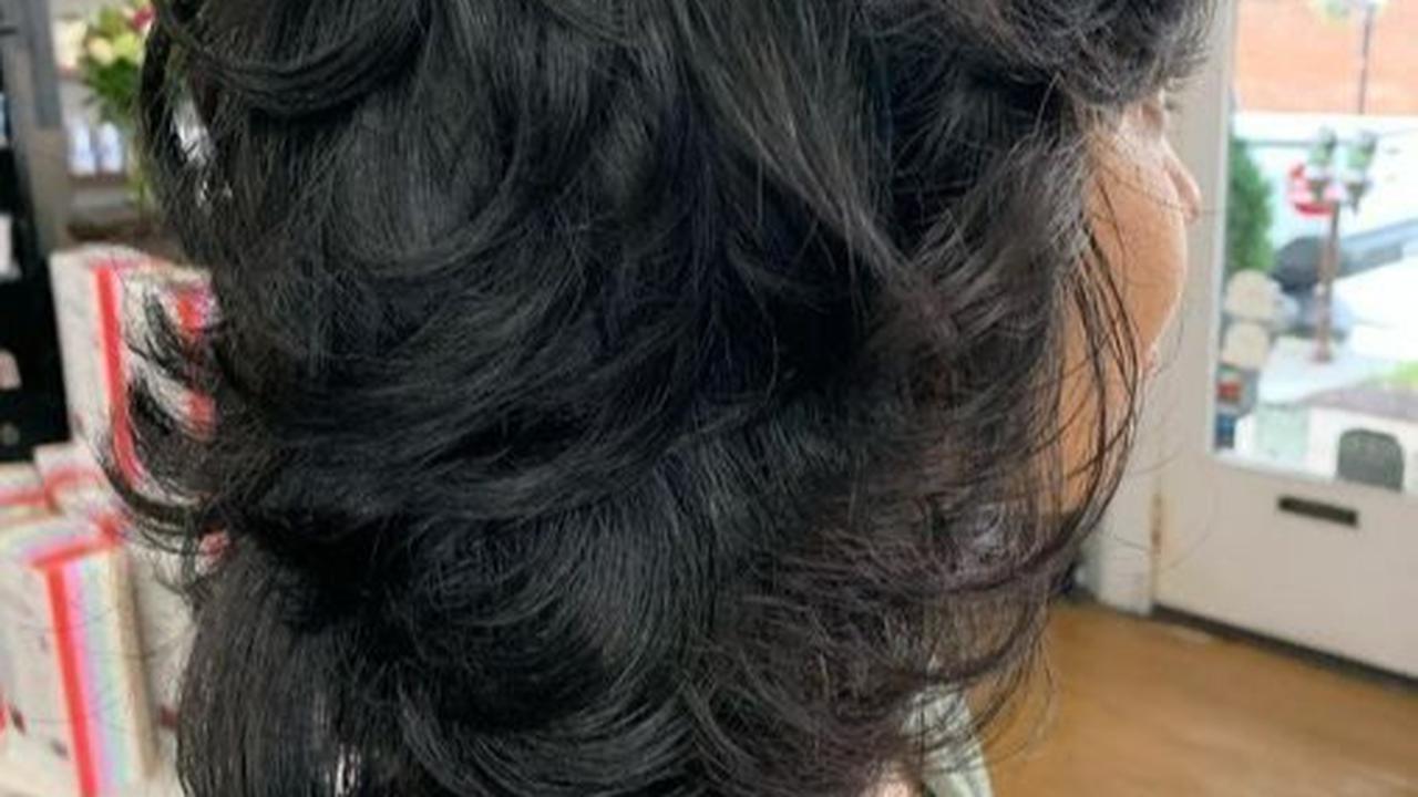 Gaya Rambut Wolf Cut Kembali Hits! Ini 5 Variasi Tampilannya yang Wajib Dicoba