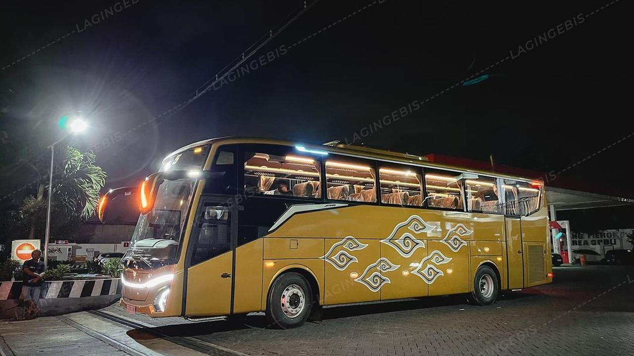 3. Bawa sasis Mercedes-Benz dan Hino