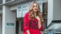 Biasa Tampil Seksi, Ini Gaya Cinta Laura Jelang Ramadan