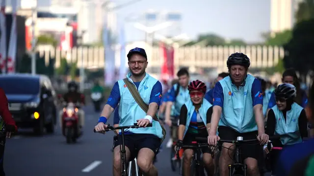 Duta Besar Uni Eropa (UE) untuk ASEAN Igor Driesmans dalam peresmian acara bersepeda Bike45Ride (13/8) di Jakarta.  (Dok: Delegasi UE untuk ASEAN)
