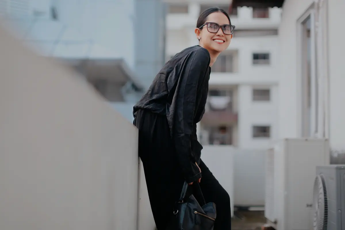 perempuan bahagia