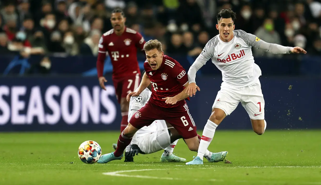 Konsistensi Salzburg dalam bertahan patut diapresiasi. Mereka berhasil membuat Die Roten tak memiliki peluang yang berbahaya hingga menit ke-60. Bahkan sesekali, pasukan Matthias Jaissle melakukan serangan. (AP/Alexandra Beier)