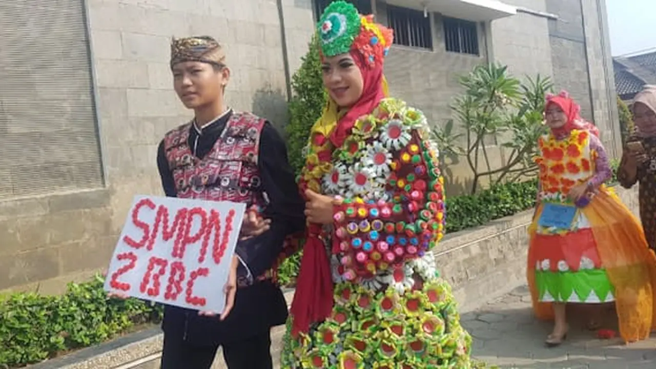 Kampanye Bebas Limbah Plastik, Purwakarta Gelar Fashion Show Berbasis Lingkungan