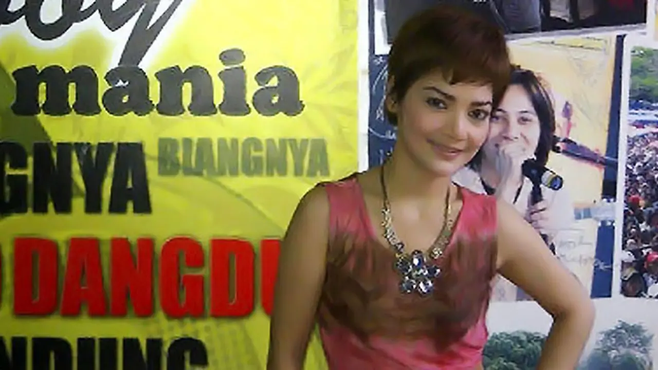 irma-darmawangsa-131105b.jpg
