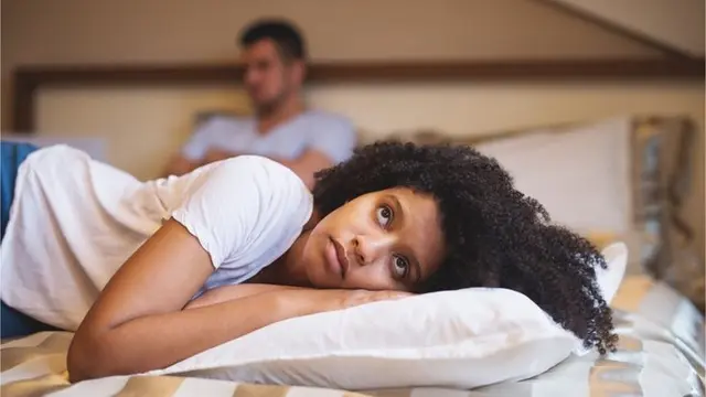 Pasangan Bertengkar, Marah, atau Membelakangi Pasangan