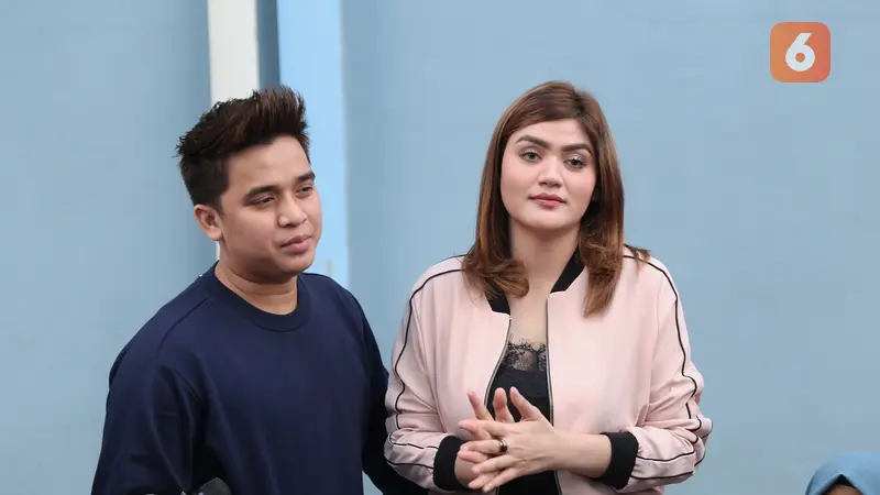 [Bintang] Billy Syahputra dan Hilda Vitria