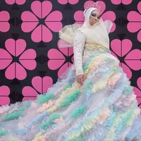 Potret Melly Goeslaw di Jakarta Fashion Week 2020 (sumber: instagram/melly_goeslaw)