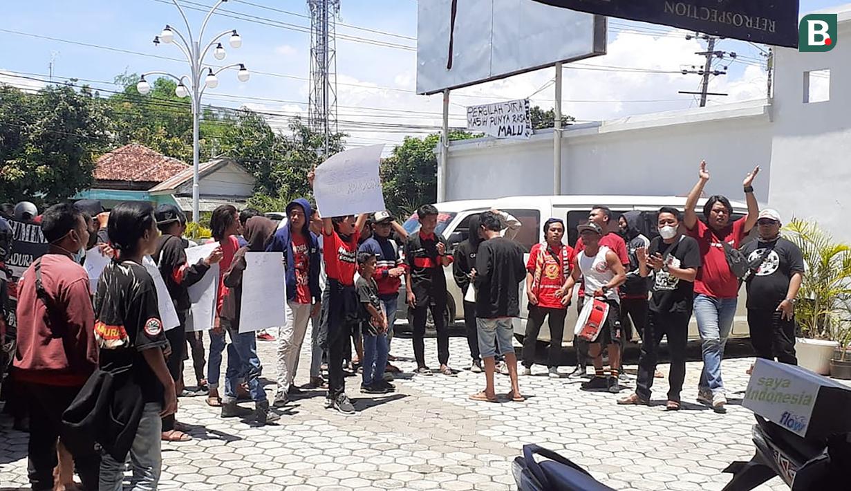 Dalam 11 laga yang telah dimainkan, tim besutan Rahmad Darmawan tercecer di posisi ke-14 klasemen sementara dengan baru mengemas 11 poin dari hasil 2 kali menang, 5 kali imbang dan 4 kali kalah. (Bola.com/Aditya Wany)