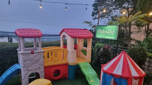 Rekomendasi Tempat Makan Siang di Bandung Kids Friendly