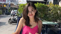 Pemilik nama lengkap Mentari Rahmadina de Marelle, sudah sejak tahun 2014 muncul di layar lebar Indonesia dalam film Malam Minggu Miko sebagai Anna. Aktris yang saat ini baru berusia 25 tahun ini pun langsung mencuri perhatian. (Liputan6.com/IG/@demarellementari)