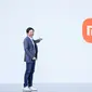 CEO Xiaomi Lei Jun menunjukkan logo baru perusahaan (Foto: Xiaomi Indonesia).