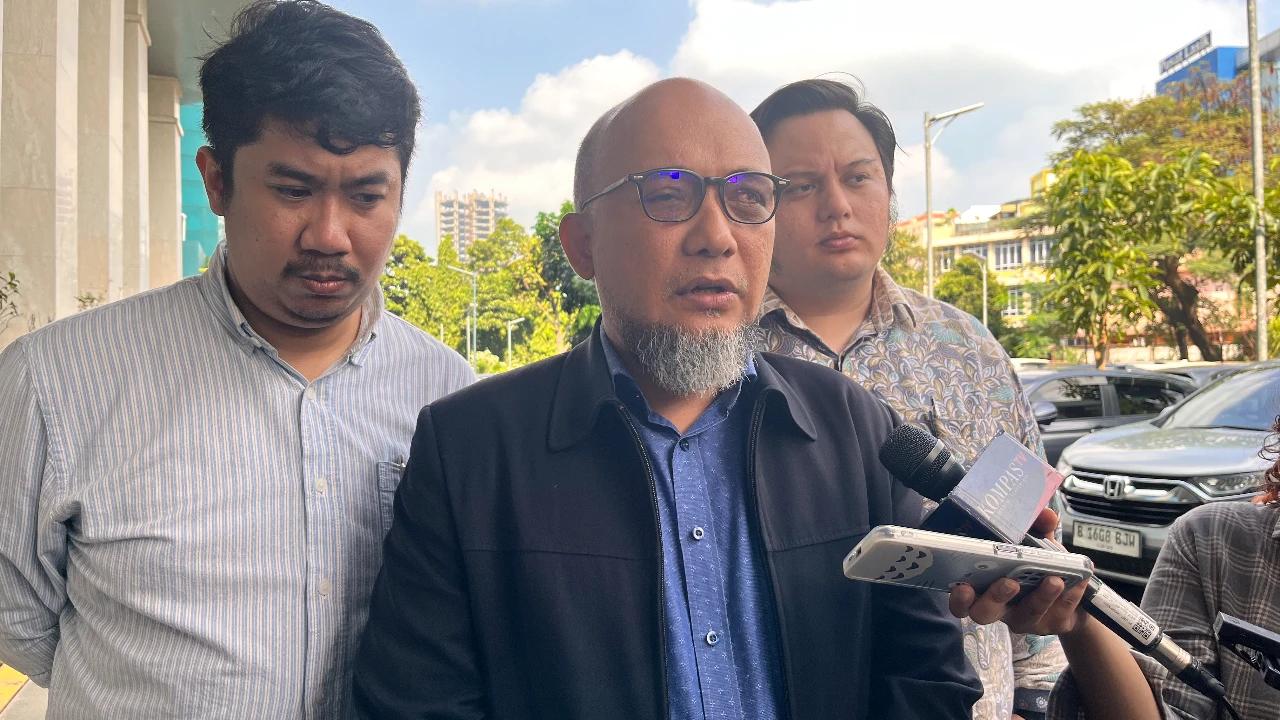 Novel Baswedan Jenguk Andrie Yunus di RSCM, Beri Dukungan Moral dan Psikis