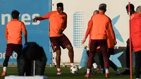 Bek Kolombia Enggan Tinggalkan Barcelona