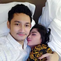 Dewi Perssik dan Angga Wijaya
