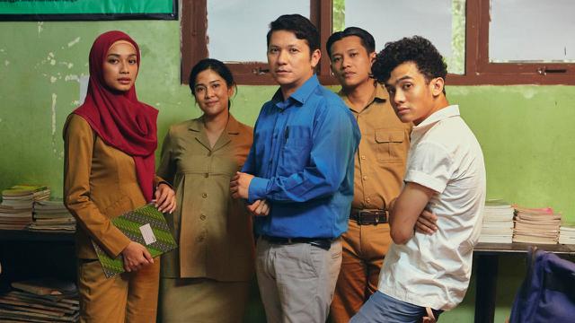 Salah satu adegan film Guru-guru Gokil. (Foto: Dok. BASE Entertainment)