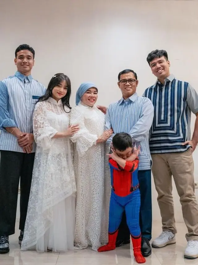 Fuji An bersama keluarga (Instagram/fuji_an)