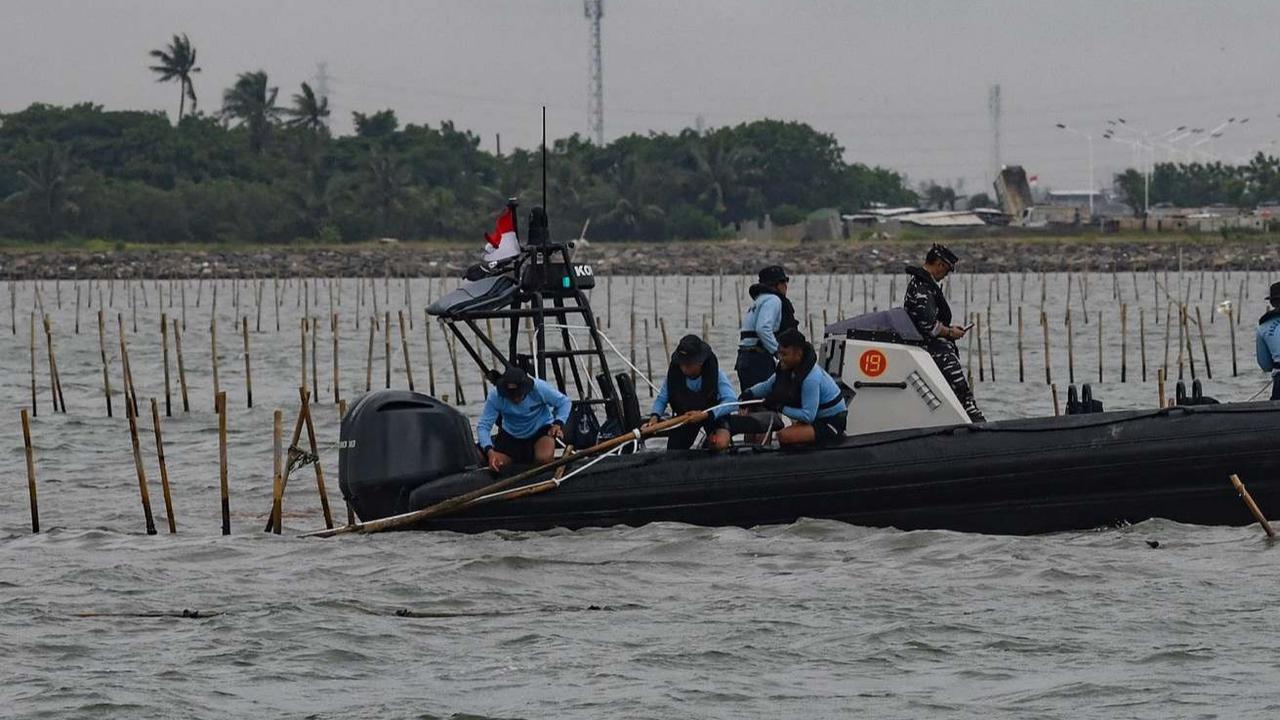 Aksi Ribuan Pasukan TNI AL dan Nelayan Bersatu Bongkar Pagar Laut Misterius di Tangerang