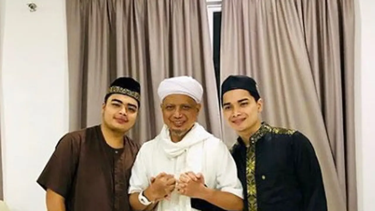 Ustaz Arifin Ilham dan kedua anaknya