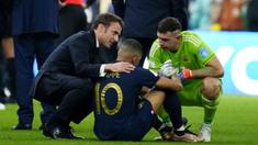 Kylian Mbappe menjadi salah satu pemain yang paling terpukul saat Prancis kalah dari Argentina di Piala Dunia. (AP Photo/Natacha Pisarenko)