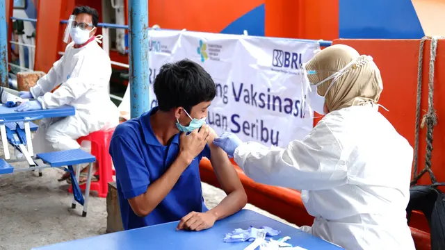 BRI Kerahkan Teras Kapal untuk Vaksinasi di Empat Wilayah Kepulauan di Indonesia